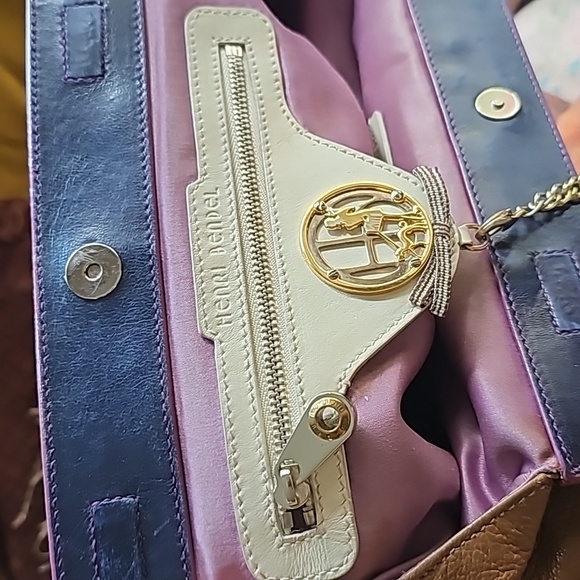 Unique Henri Bendel Clutch/Crossbody with Mirror & Shoulder Strap - Picture 15 of 16